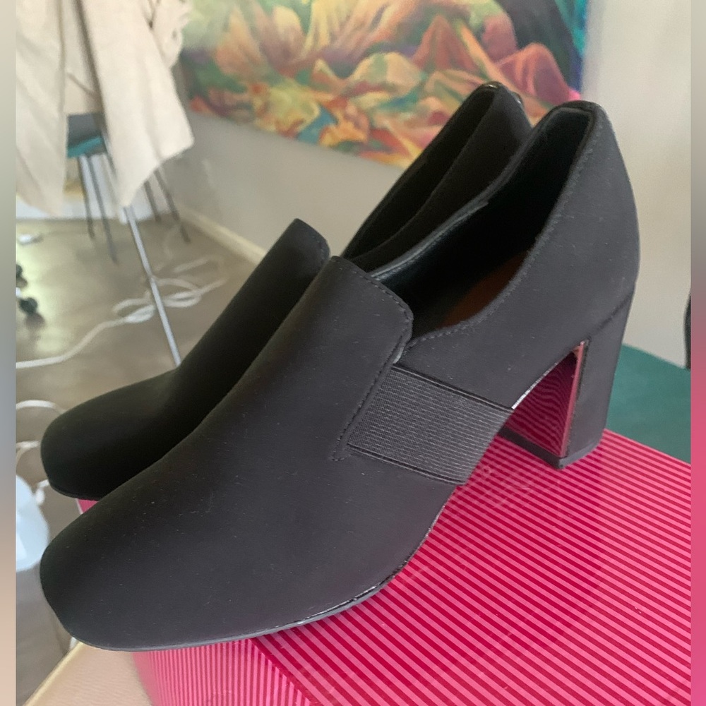 Donald Pliner Black Heels 7